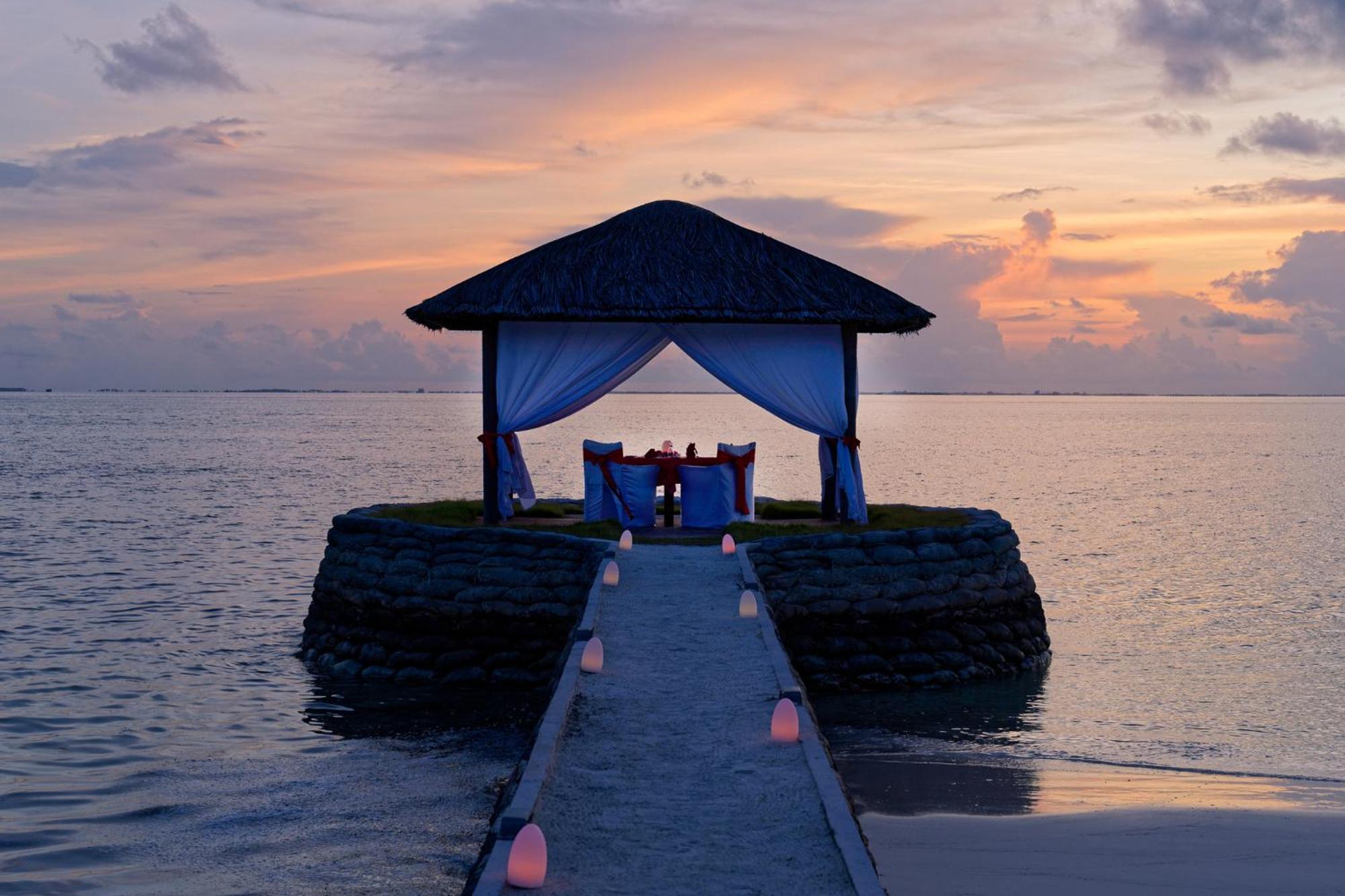 Canareef Resort Maldives Addu City Exterior photo