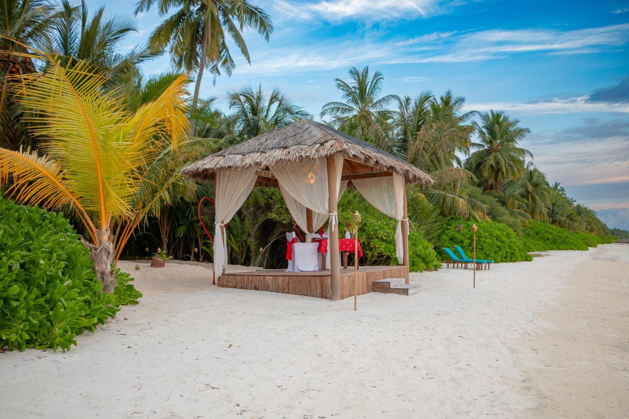 Canareef Resort Maldives Addu City Exterior photo