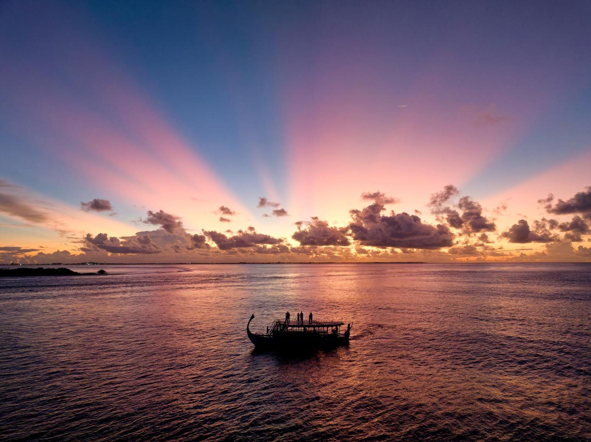 Canareef Resort Maldives Addu City Exterior photo